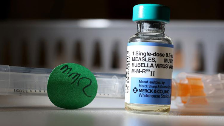 برخی ایالت‌ها اجازه می‌دهند که والدین از طرح واکسینه‌کردن کودکان خارج شوند.