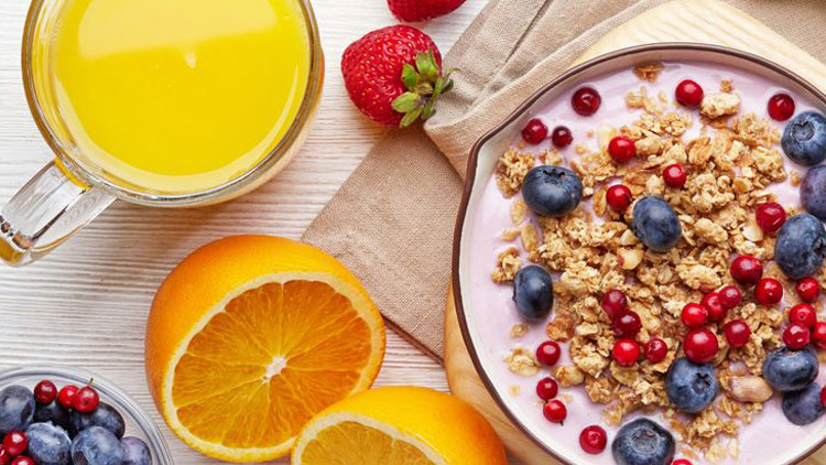۱۴ خوراکی سالم برای صبحانه که به کاهش وزن کمک می‌کنند