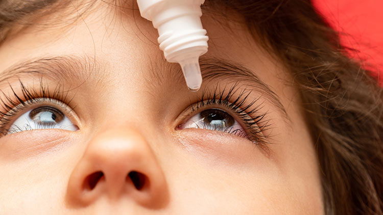 قطره‌‌های چشمی می‌‌توانند از نزدیک‌بینی در کودکان جلوگیری کنند