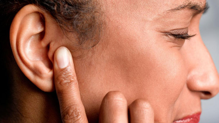 علل و درمان جوش در گوش