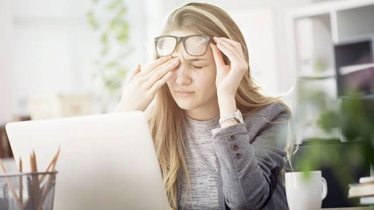 ۱۳ نکته برای جلوگیری از خستگی چشم